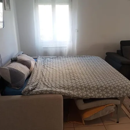 Dans Securisee Et Calme Avec Place De Parking Appartement Villeurbanne