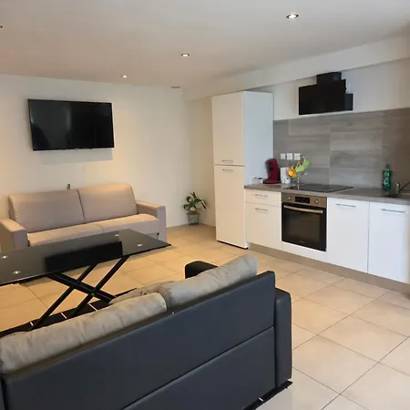 Dans Securisee Et Calme Avec Place De Parking Appartement