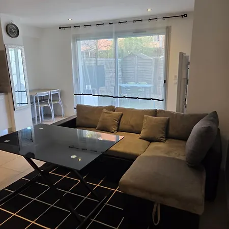 Appartement Dans Securisee Et Calme Avec Place De Parking Villeurbanne